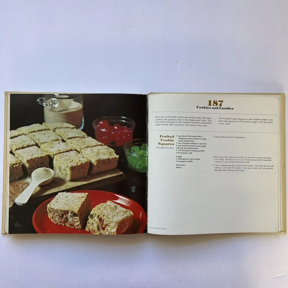 Vintage Amana Radarange Microwave Oven Cook Book 1975 First Edition Hardcover